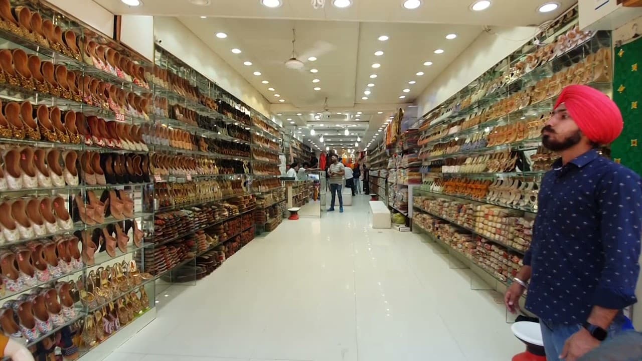 a shopping lover's paradise in amritsar for shopaholics